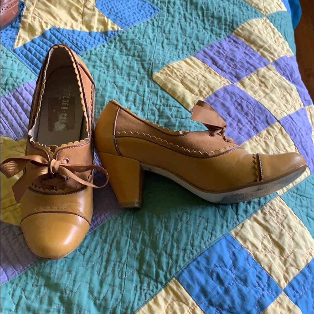 Chelsea Crew size 7.5 mustard retro heels
